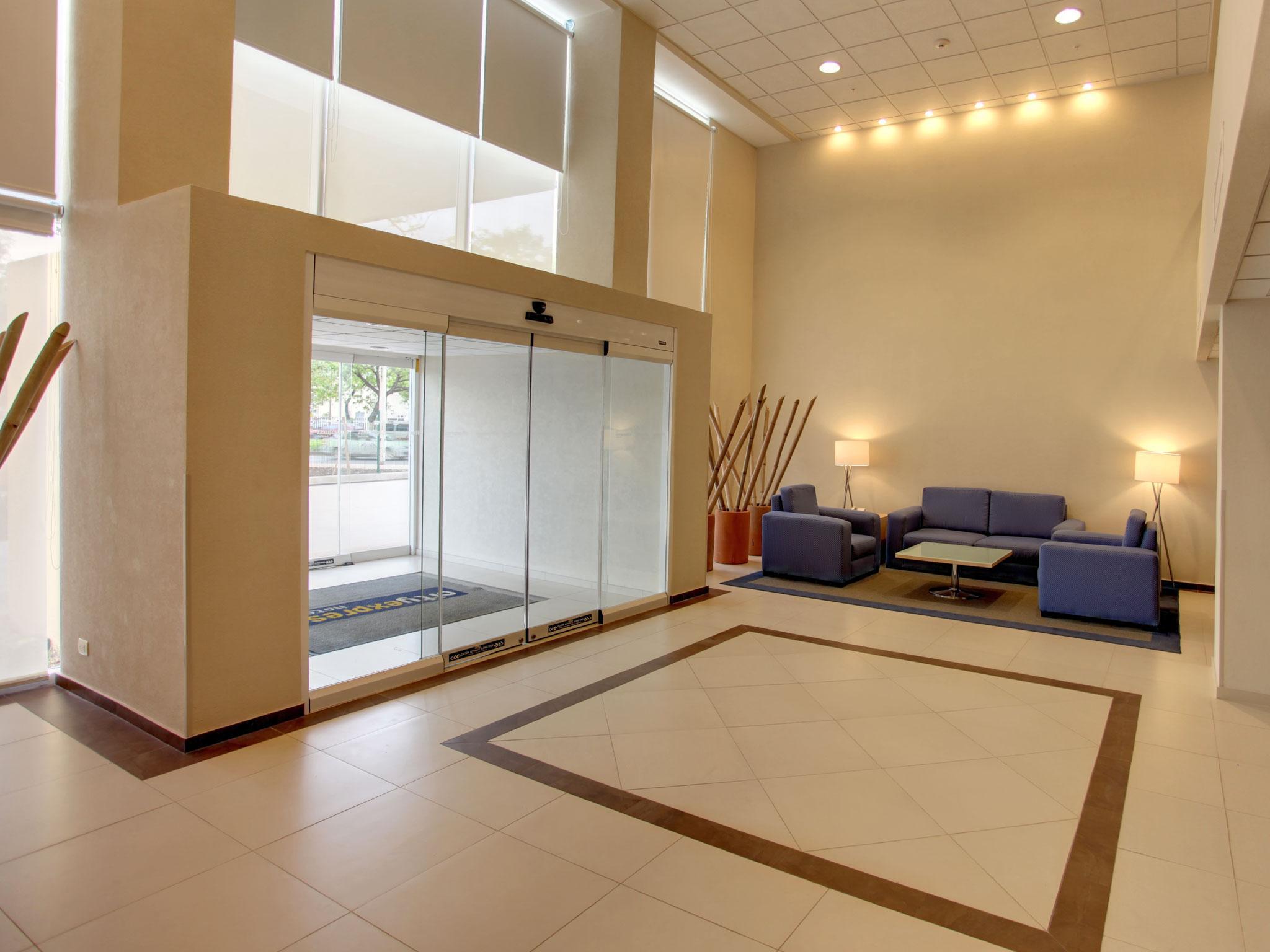 City Express Junior By Marriott Villahermosa Eksteriør billede