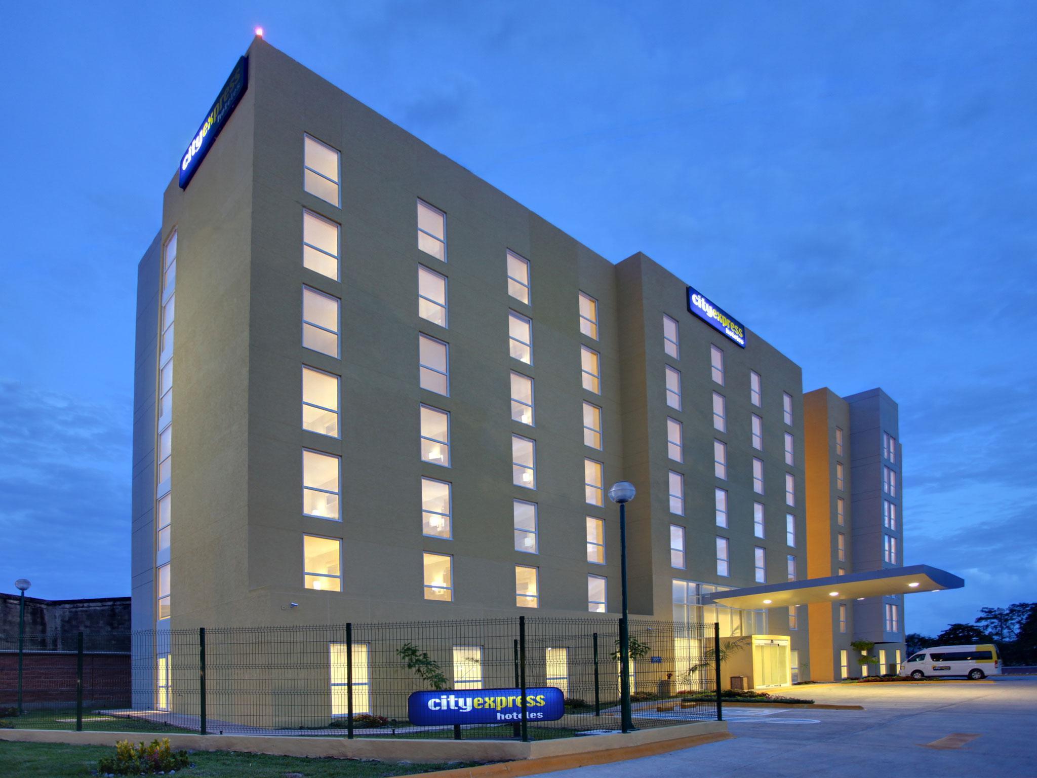 City Express Junior By Marriott Villahermosa Eksteriør billede