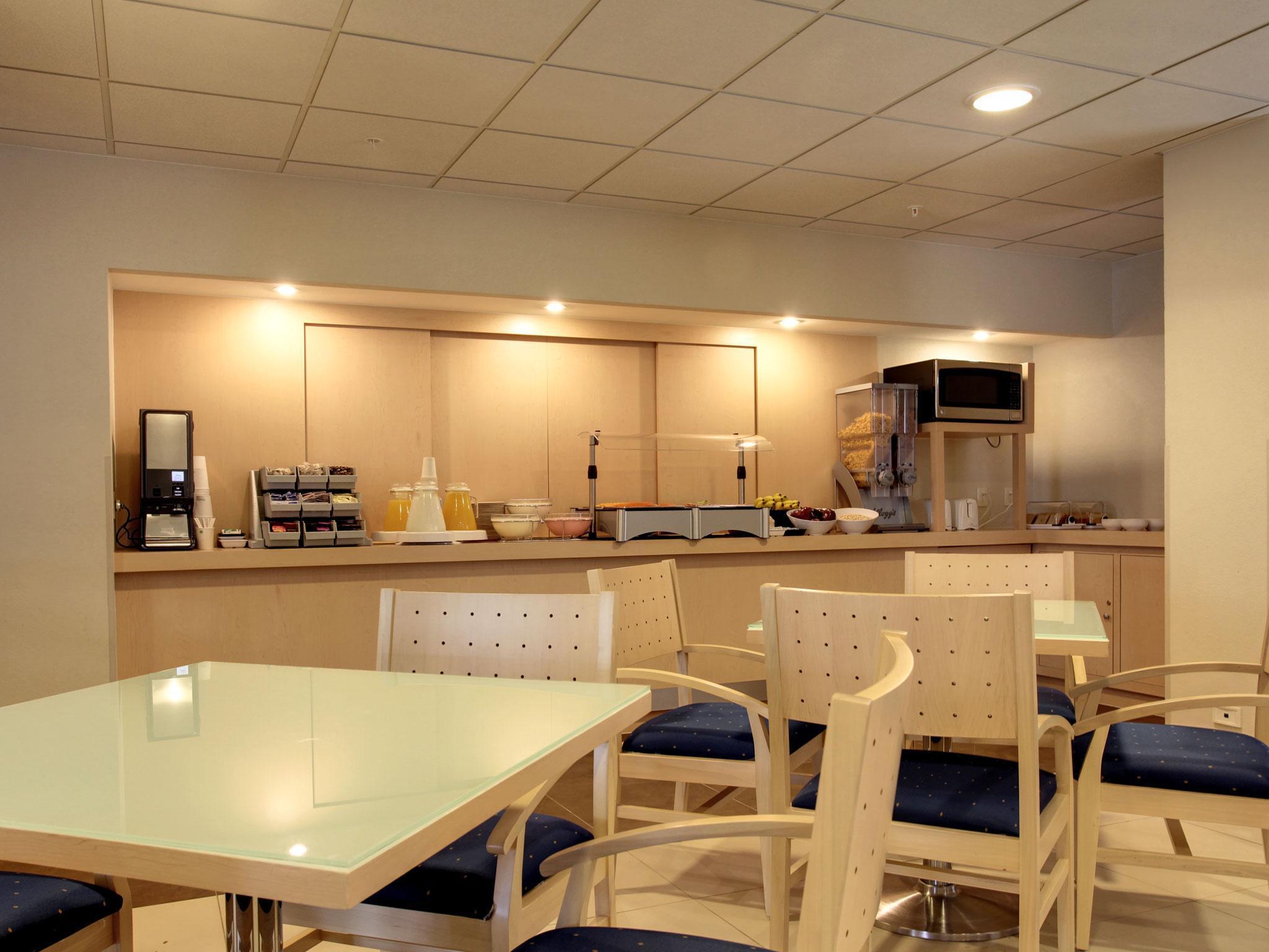 City Express Junior By Marriott Villahermosa Eksteriør billede