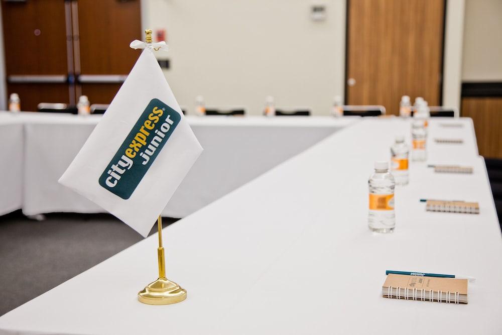 City Express Junior By Marriott Villahermosa Eksteriør billede