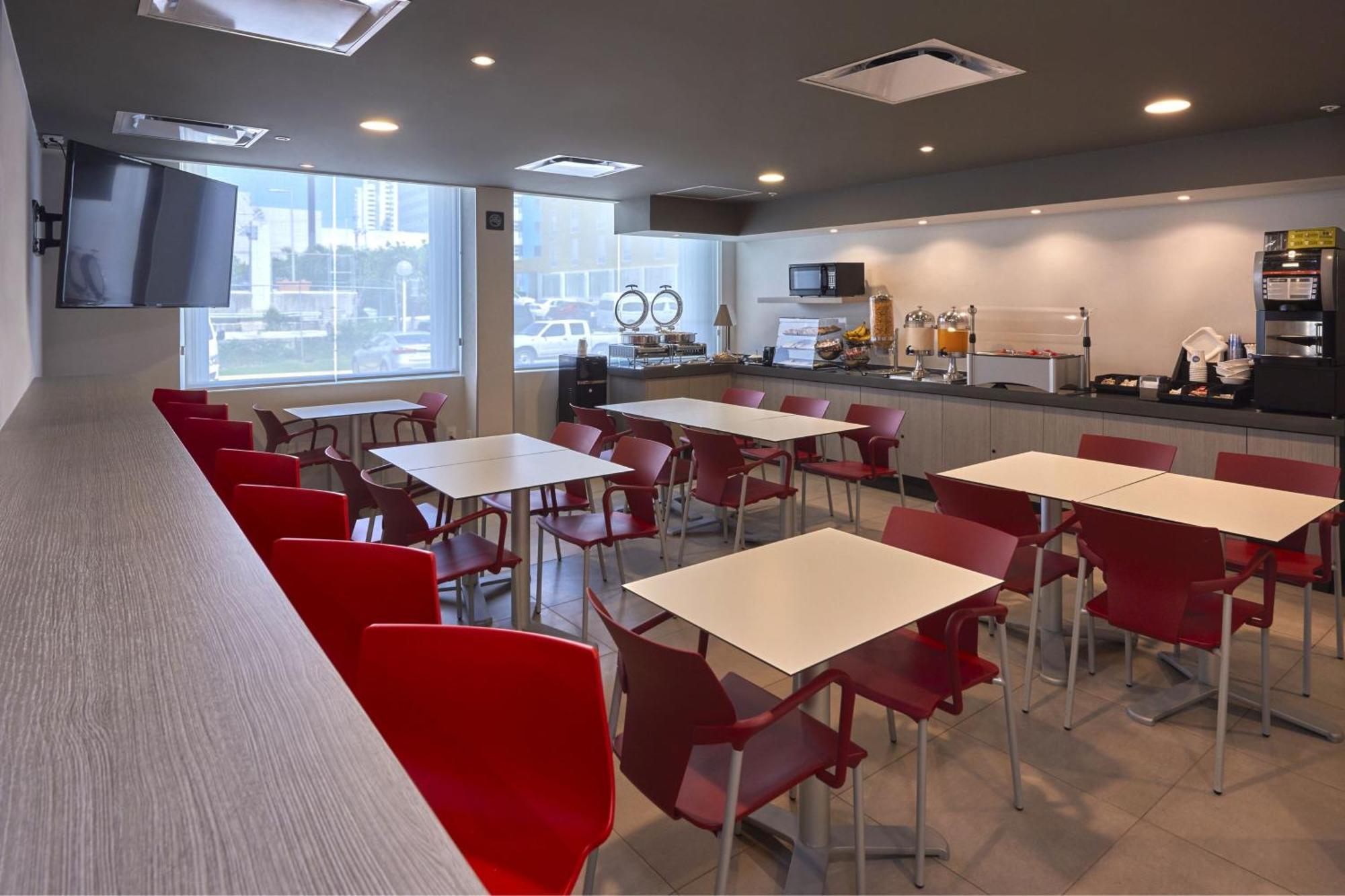 City Express Junior By Marriott Villahermosa Eksteriør billede