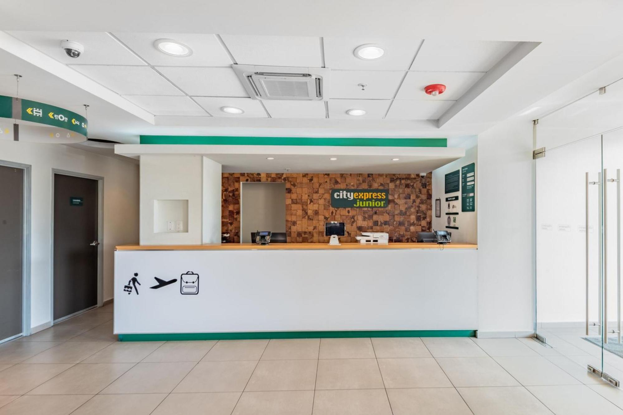 City Express Junior By Marriott Villahermosa Eksteriør billede